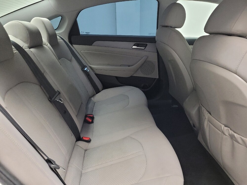2018 Hyundai Sonata in Eastpointe, MI 48021 - 18117163 19