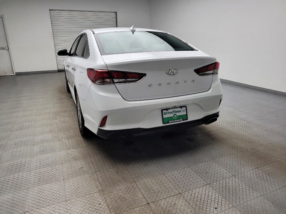 2018 Hyundai Sonata in Eastpointe, MI 48021 - 18117163 6