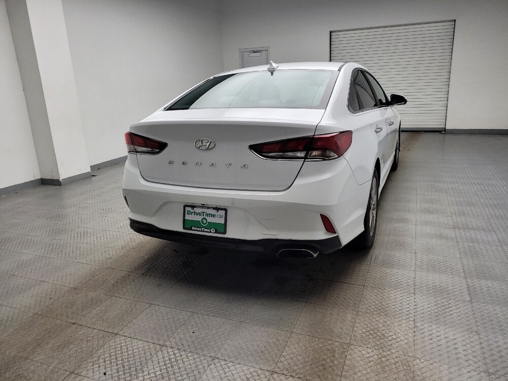 2018 Hyundai Sonata in Eastpointe, MI 48021 - 18117163 7