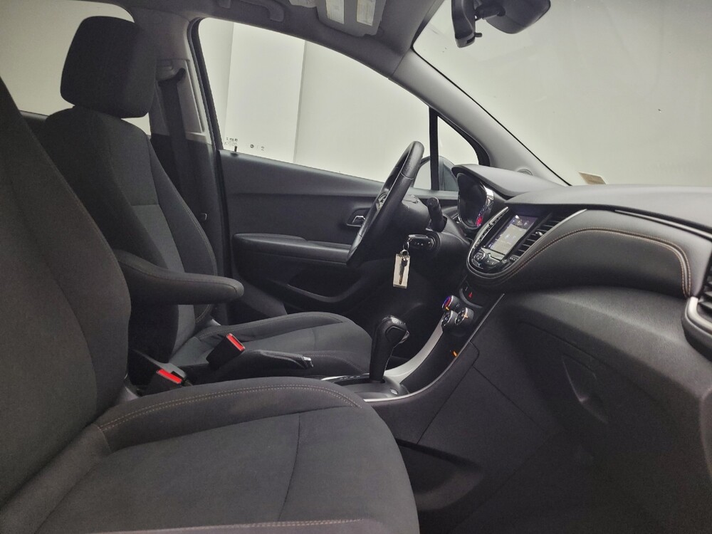 2019 Chevrolet Trax in Taylor, MI 48180 - 18117167 21