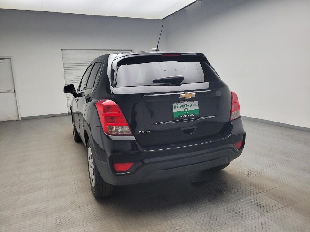 2019 Chevrolet Trax in Taylor, MI 48180 - 18117167 6