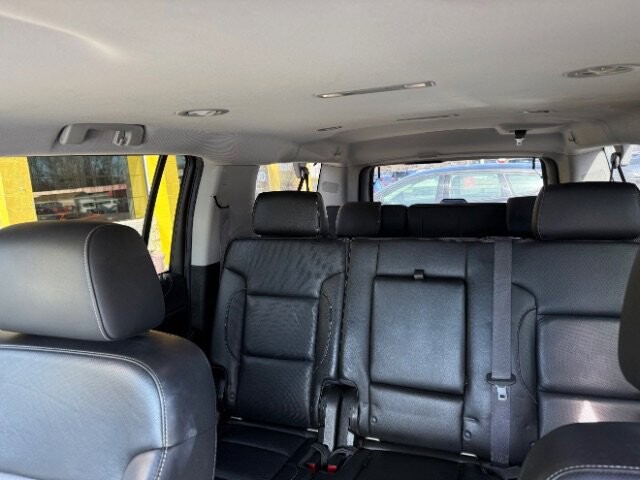 2016 GMC Yukon XL in Indianapolis, IN 46222-4002 - 18117174 5