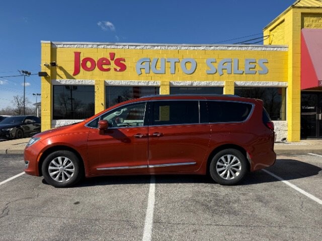 2018 Chrysler Pacifica in Indianapolis, IN 46222-4002 - 18117180