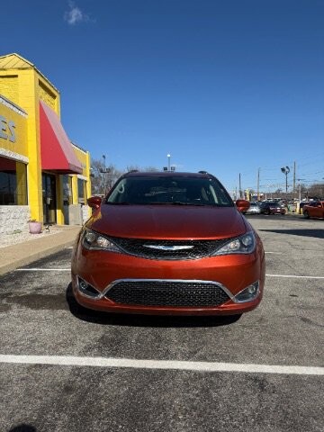 2018 Chrysler Pacifica in Indianapolis, IN 46222-4002 - 18117180 2