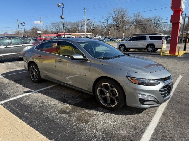 2023 Chevrolet Malibu in Indianapolis, IN 46222-4002 - 18117181 3