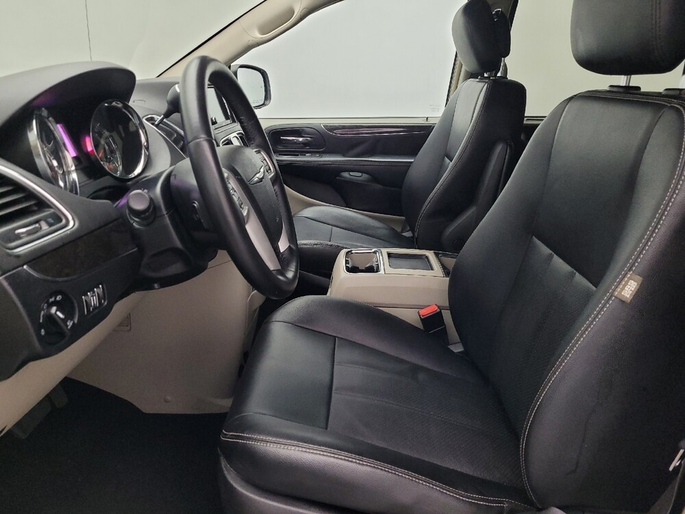 2016 Chrysler Town & Country in Jacksonville, FL 32210 - 18117187 17