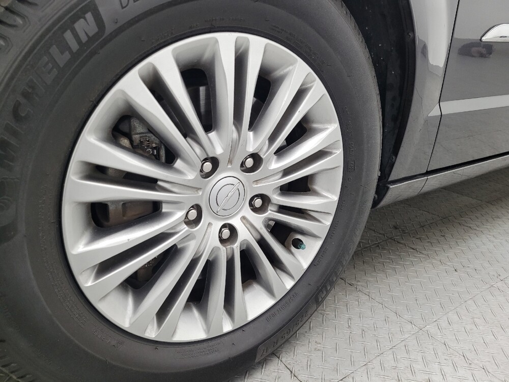 2016 Chrysler Town & Country in Jacksonville, FL 32210 - 18117187 31