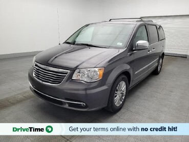 2016 Chrysler Town & Country in Jacksonville, FL 32210