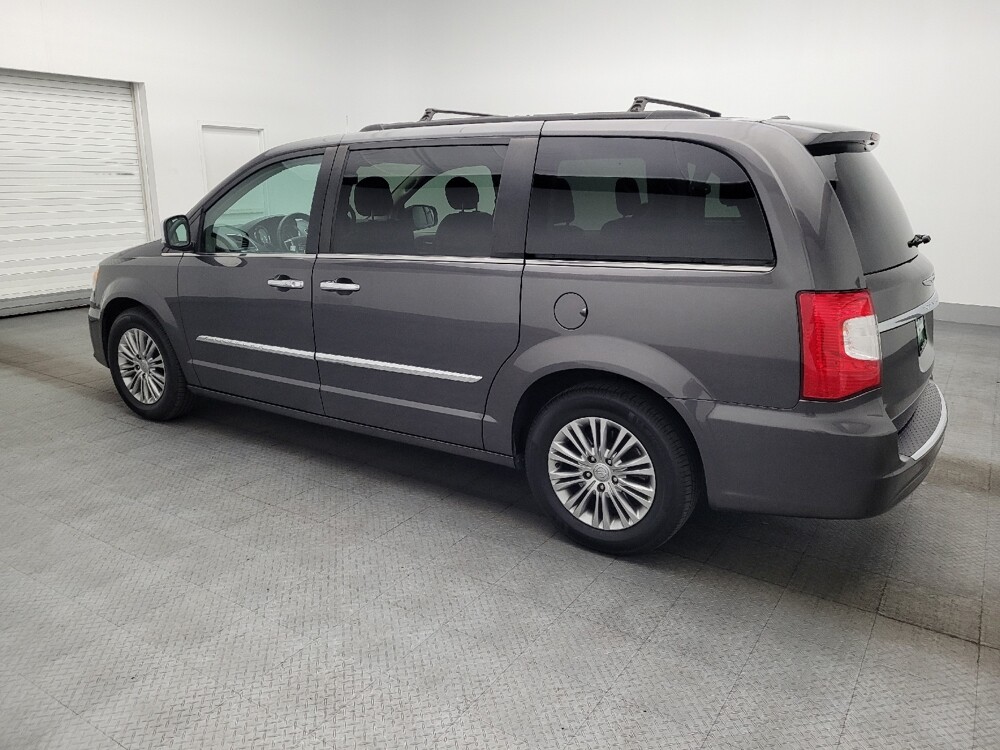 2016 Chrysler Town & Country in Jacksonville, FL 32210 - 18117187 3