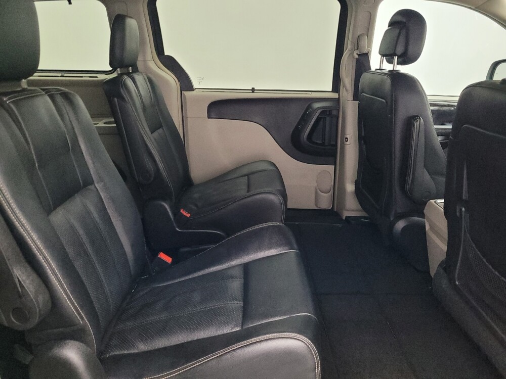 2016 Chrysler Town & Country in Jacksonville, FL 32210 - 18117187 19