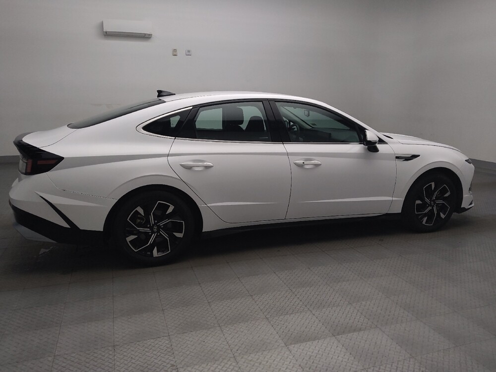 2024 Hyundai Sonata in Arlington, TX 76011 - 18117192 10