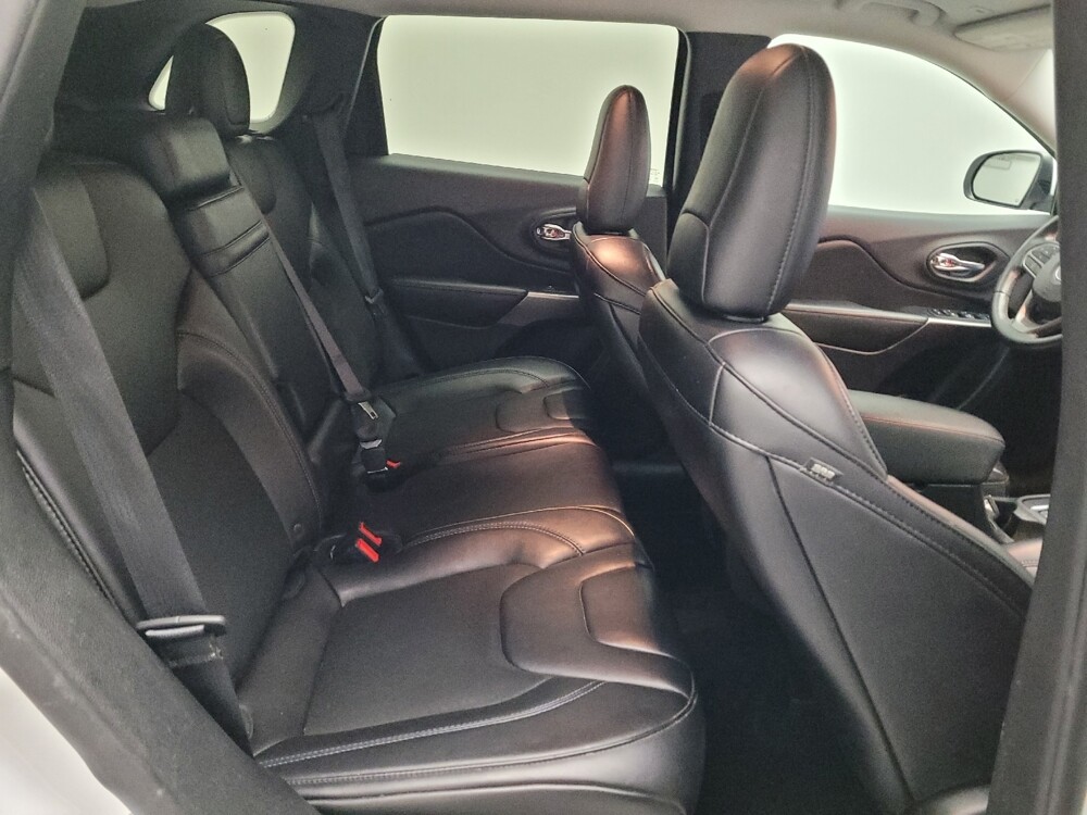 2019 Jeep Cherokee in Downey, CA 90241 - 18117193 19