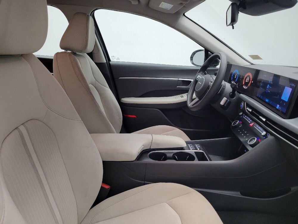 2025 Hyundai Sonata in Miamisburg, OH 45342 - 18117210 21
