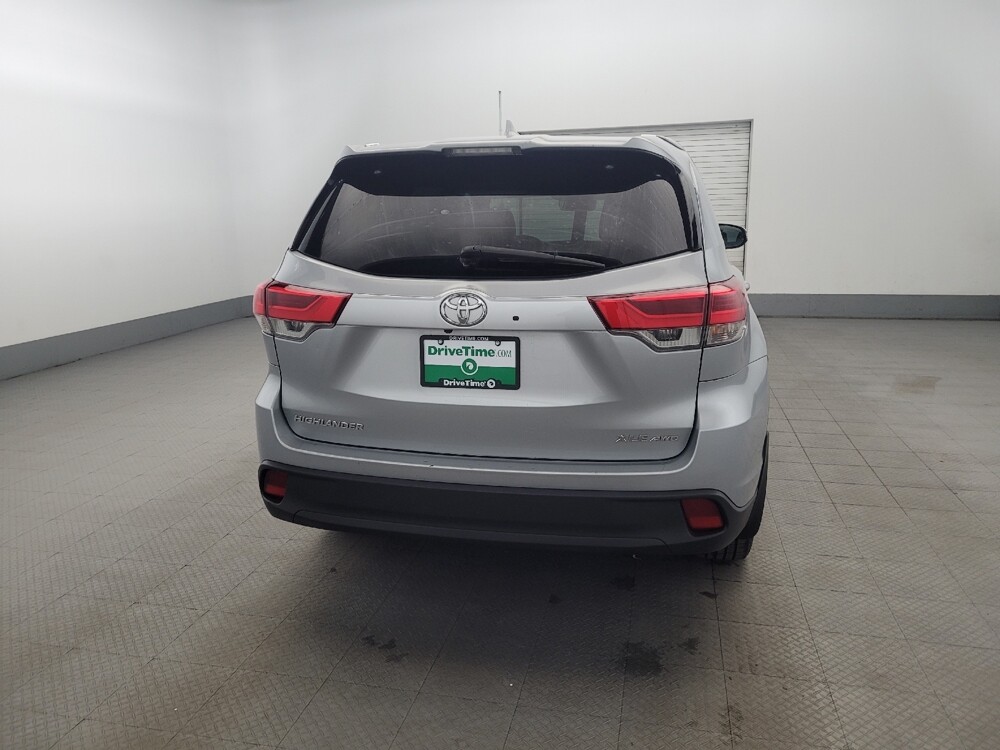 2018 Toyota Highlander in New Castle, DE 19720 - 18117216 7