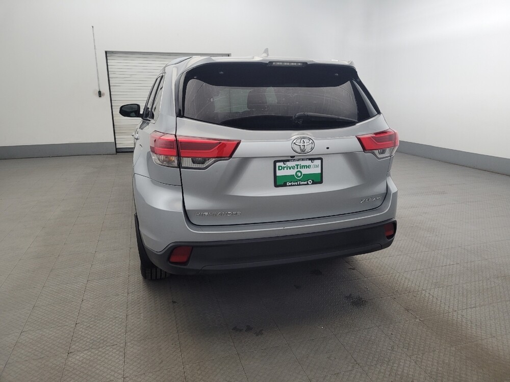 2018 Toyota Highlander in New Castle, DE 19720 - 18117216 6