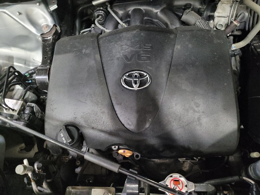 2018 Toyota Highlander in New Castle, DE 19720 - 18117216 30