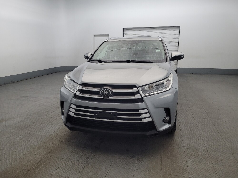 2018 Toyota Highlander in New Castle, DE 19720 - 18117216 15