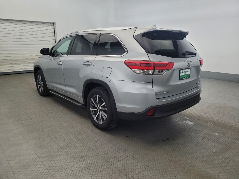 2018 Toyota Highlander in New Castle, DE 19720 - 18117216 5
