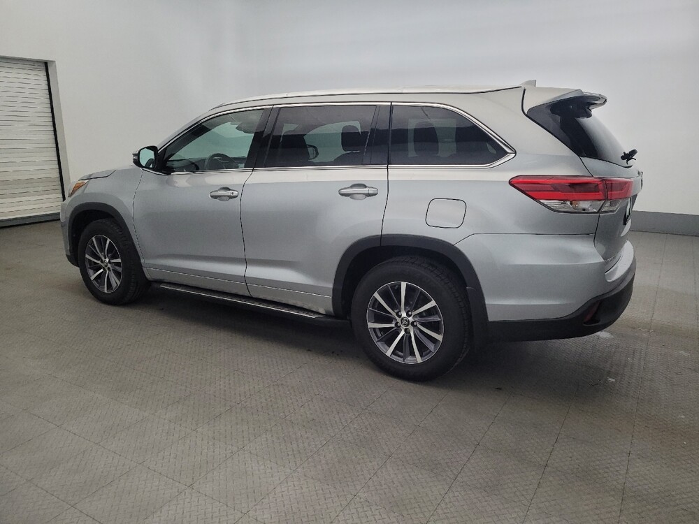 2018 Toyota Highlander in New Castle, DE 19720 - 18117216 3