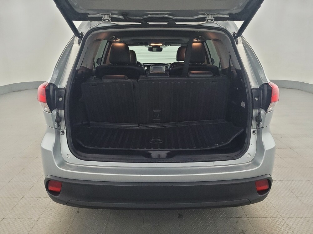 2018 Toyota Highlander in New Castle, DE 19720 - 18117216 29