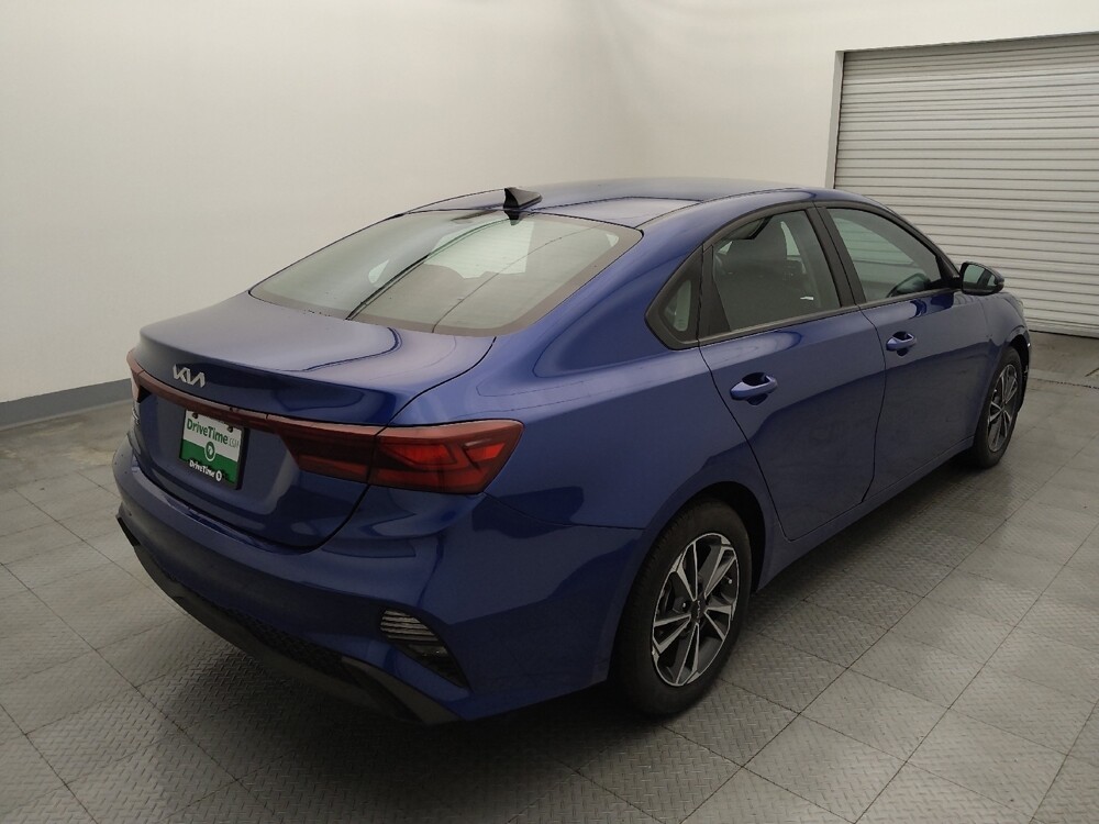 2024 Kia Forte in Houston, TX 77074 - 18117220 9