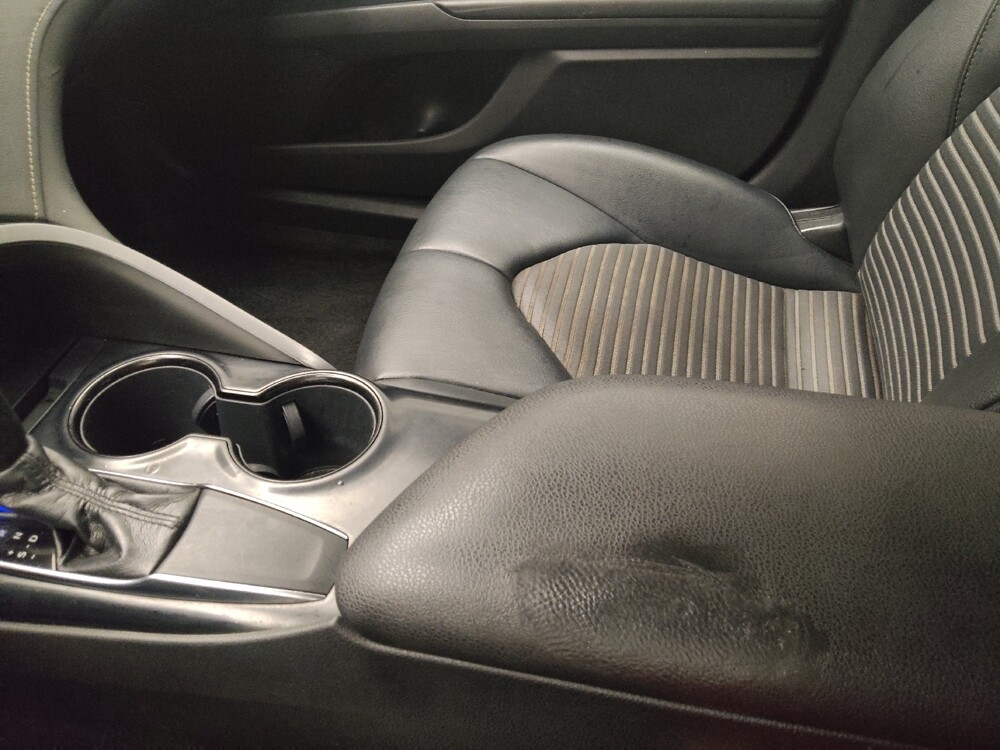 2019 Toyota Camry in Midlothian, IL 60445 - 18117223 26