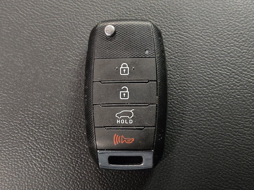 2019 Kia Sorento in Houston, TX 77074 - 18117231 32