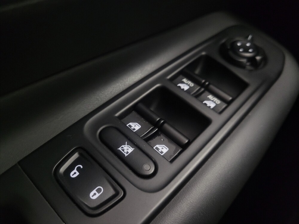 2022 Jeep Renegade in Indianapolis, IN 46222 - 18117233 27