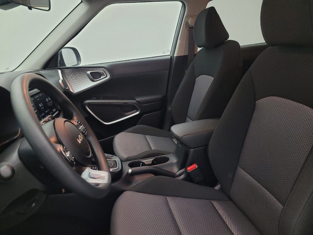 2025 Kia Soul in Chandler, AZ 85225 - 18117234 17