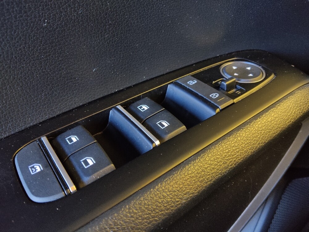 2025 Kia Soul in Chandler, AZ 85225 - 18117234 27