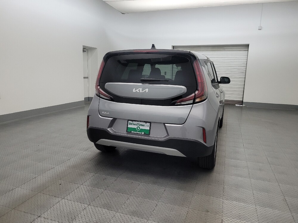 2025 Kia Soul in Chandler, AZ 85225 - 18117234 7