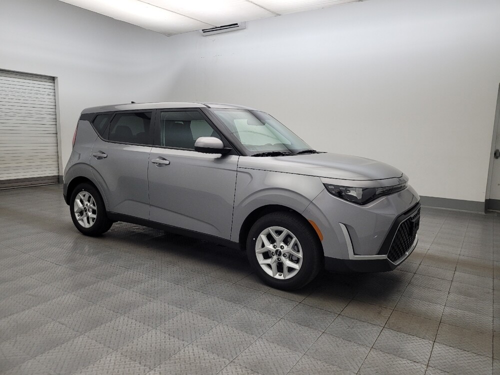 2025 Kia Soul in Chandler, AZ 85225 - 18117234 11
