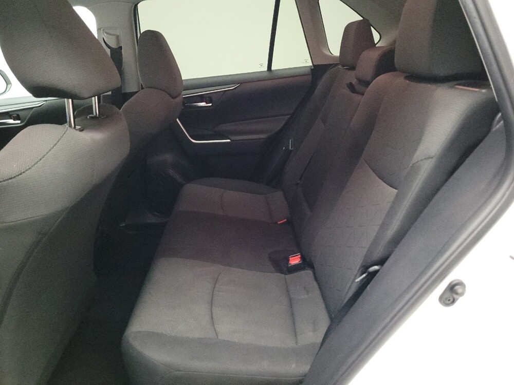 2019 Toyota RAV4 in Downey, CA 90241 - 18117248 18