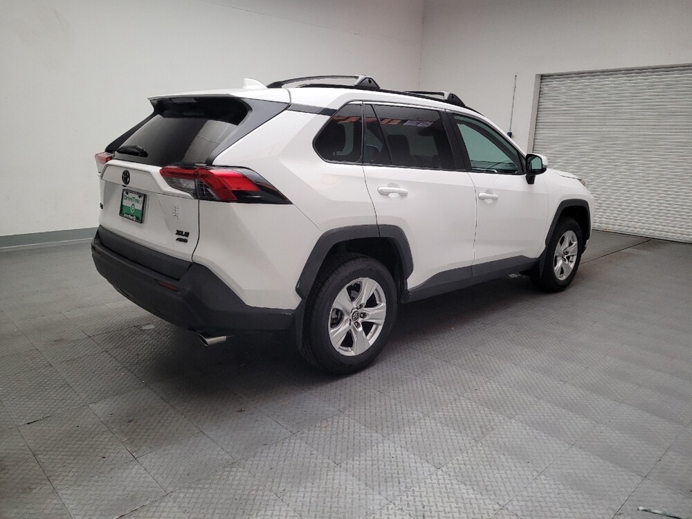 2019 Toyota RAV4 in Downey, CA 90241 - 18117248 9