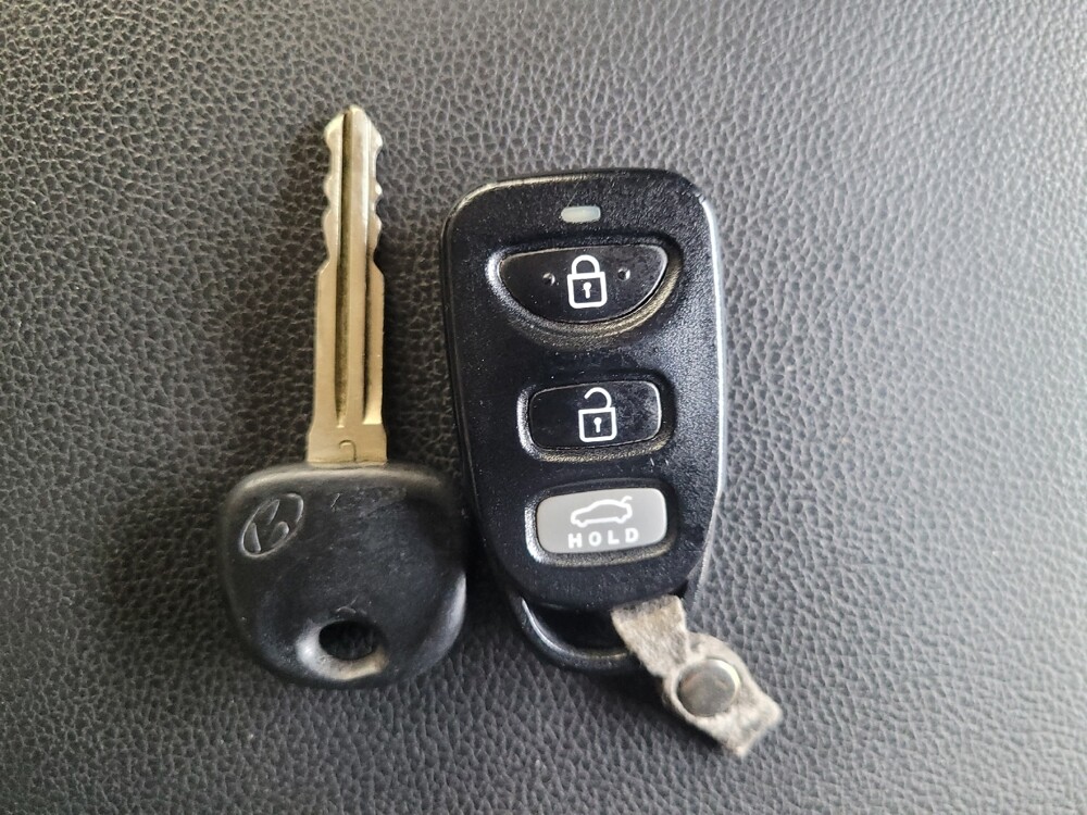 2019 Hyundai Elantra in Athens, GA 30606 - 18117276 32