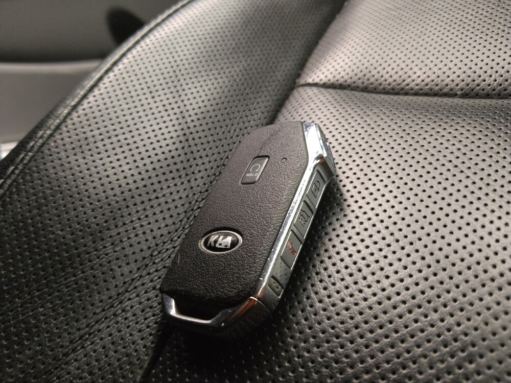 2021 Kia Telluride in Wichita, KS 67207 - 18117282 32