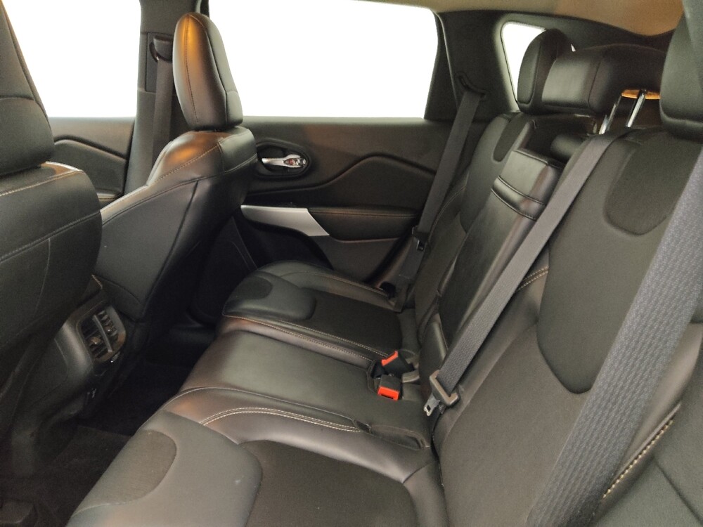 2018 Jeep Cherokee in Tampa, FL 33619 - 18117305 18