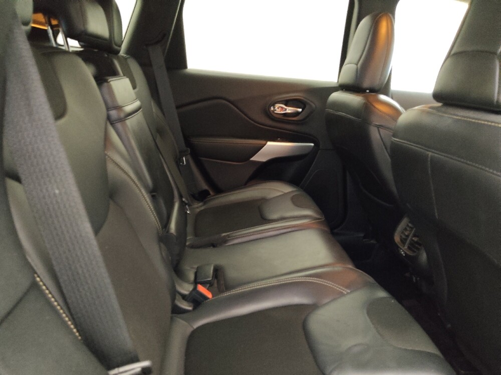 2018 Jeep Cherokee in Tampa, FL 33619 - 18117305 19