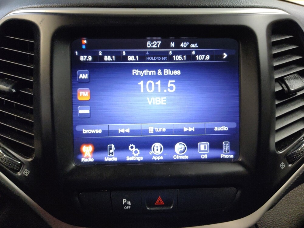 2018 Jeep Cherokee in Tampa, FL 33619 - 18117305 25