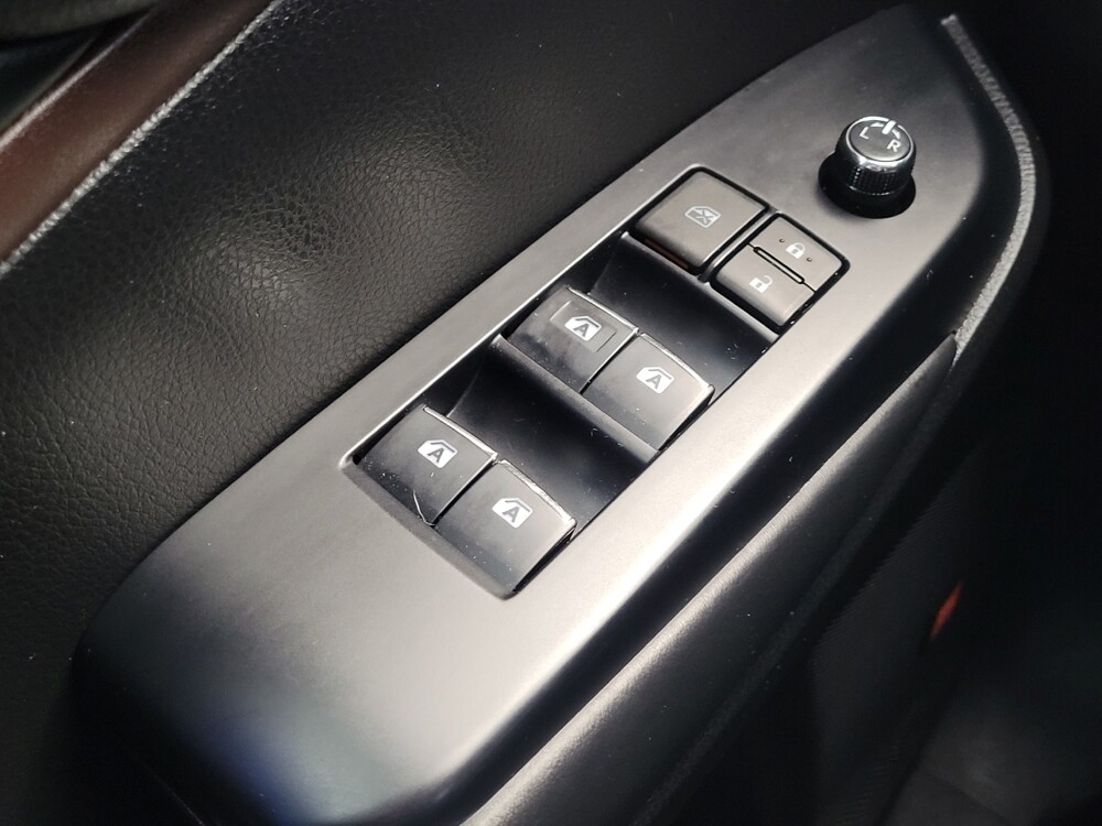 2019 Toyota Highlander in Toledo, OH 43617 - 18117325 27