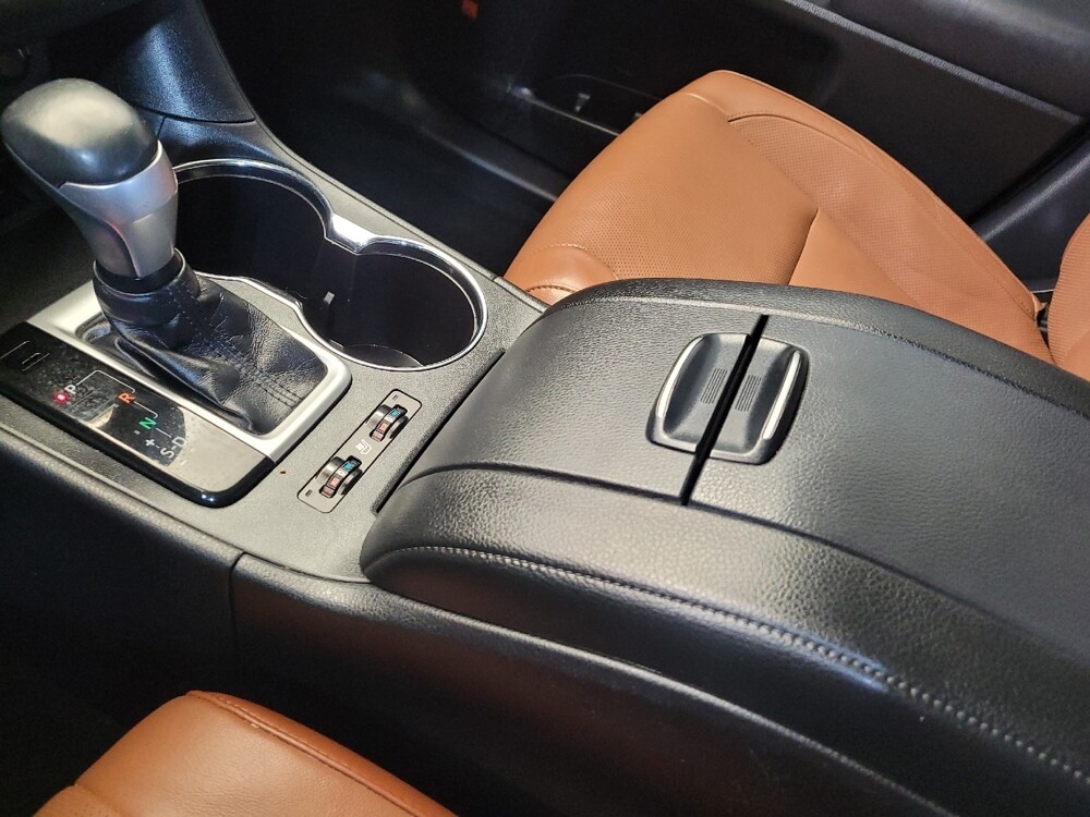 2019 Toyota Highlander in Toledo, OH 43617 - 18117325 26