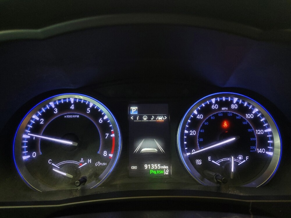 2019 Toyota Highlander in Toledo, OH 43617 - 18117325 23