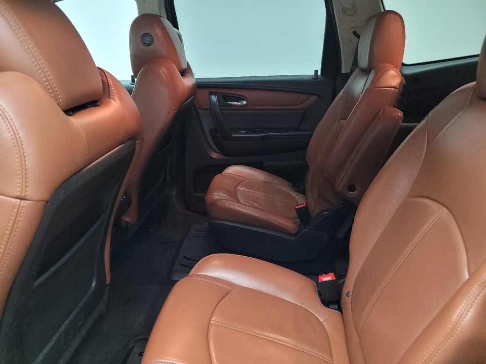 2017 Chevrolet Traverse in Taylor, MI 48180 - 18117327 18