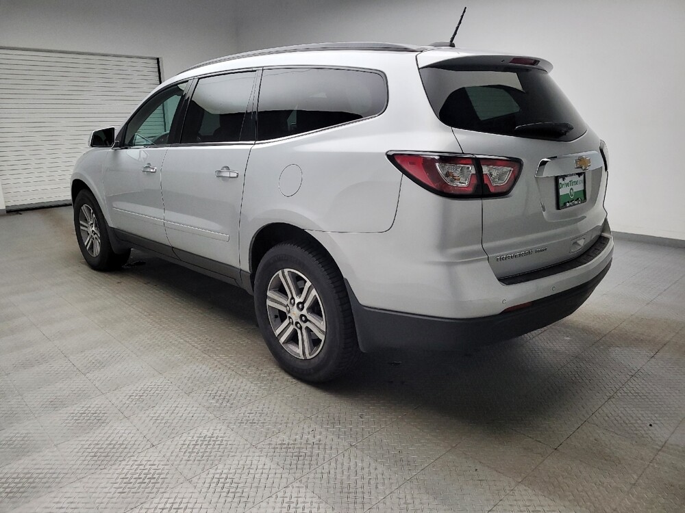 2017 Chevrolet Traverse in Taylor, MI 48180 - 18117327 5