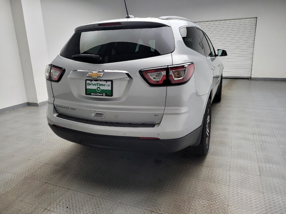 2017 Chevrolet Traverse in Taylor, MI 48180 - 18117327 7