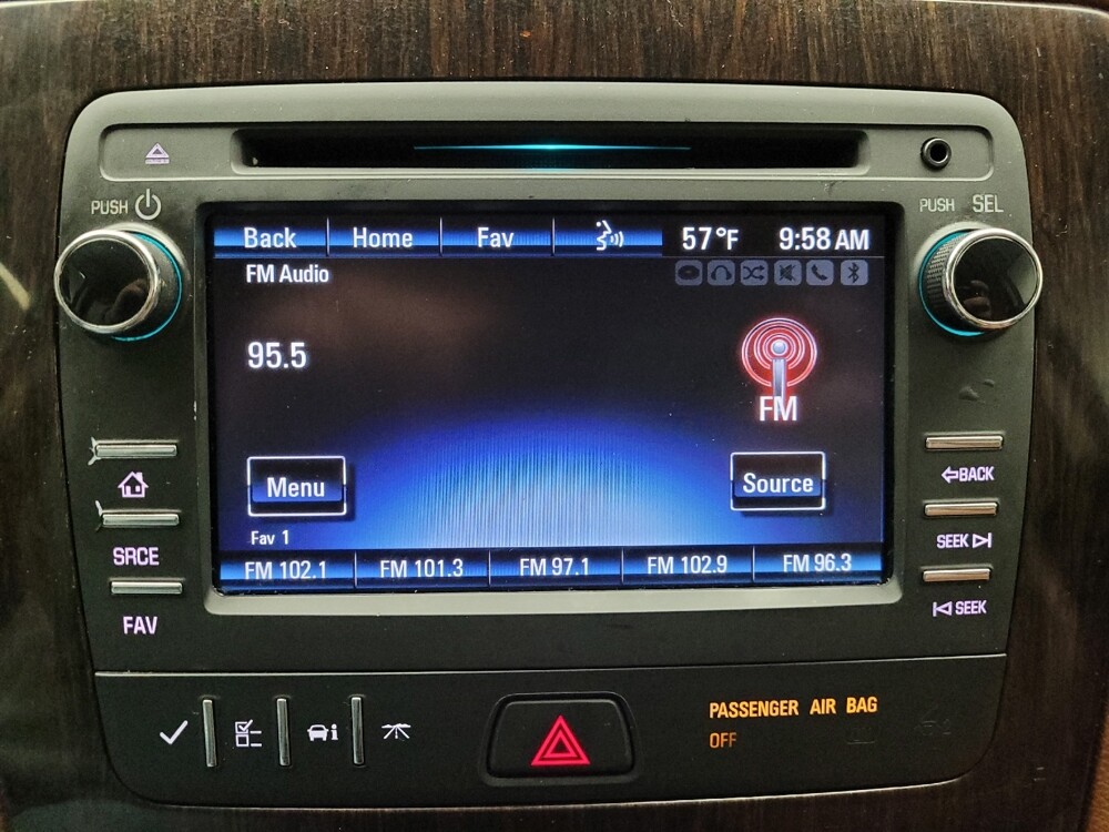 2017 Chevrolet Traverse in Taylor, MI 48180 - 18117327 25