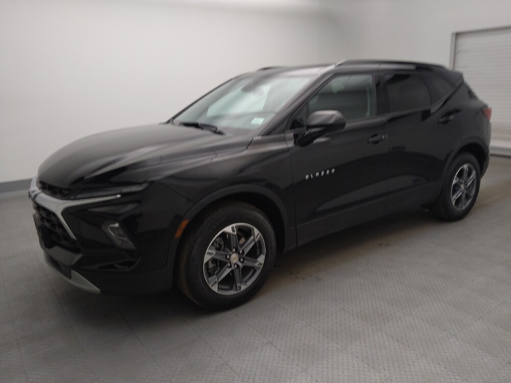 2023 Chevrolet Blazer in Lakewood, CO 80215 - 18117334 2