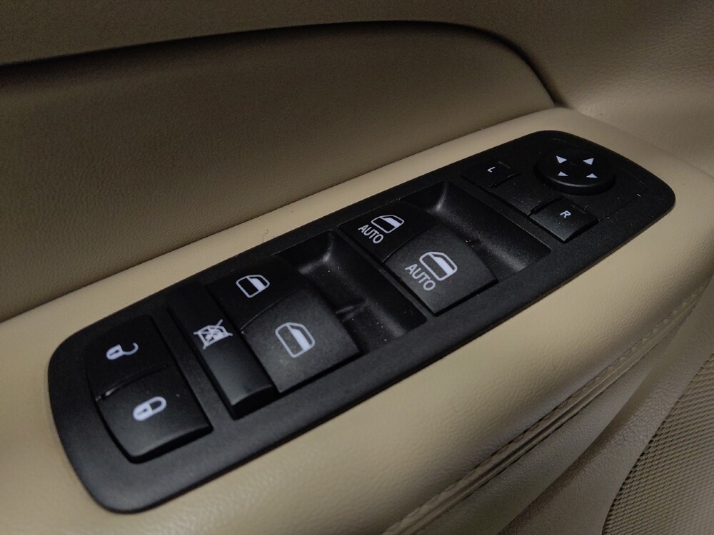 2016 Jeep Grand Cherokee in Glendale, AZ 85301 - 18117340 27