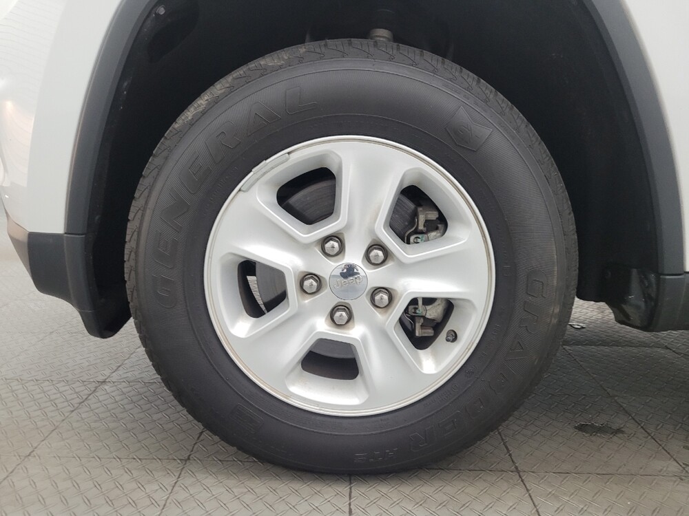 2016 Jeep Grand Cherokee in Glendale, AZ 85301 - 18117340 31