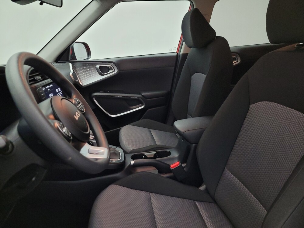 2025 Kia Soul in Glendale, AZ 85301 - 18117364 17